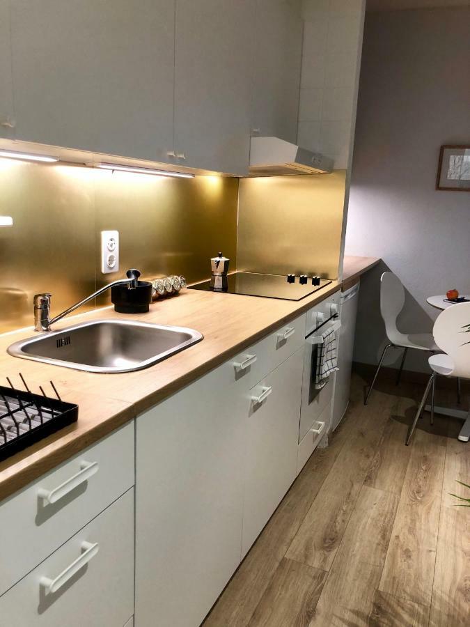 Cool & Central 2 Bedroom In Heart Of Eaux-Vives Женева Экстерьер фото